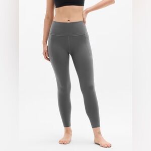 Athleta Shadow Grey Salutation Stash 7/8 Tight Leggings